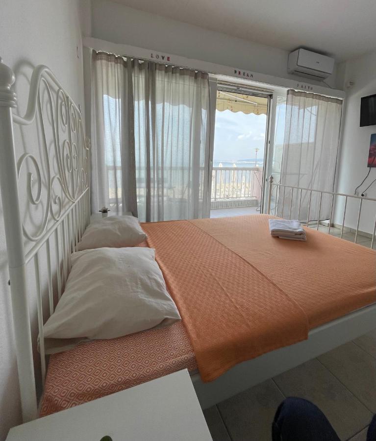 Breeze Apartments Peraía Eksteriør billede